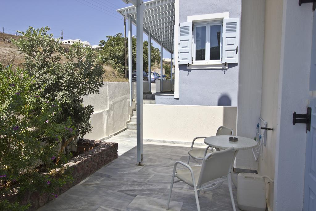 Erato Apartments Fira  Exterior photo